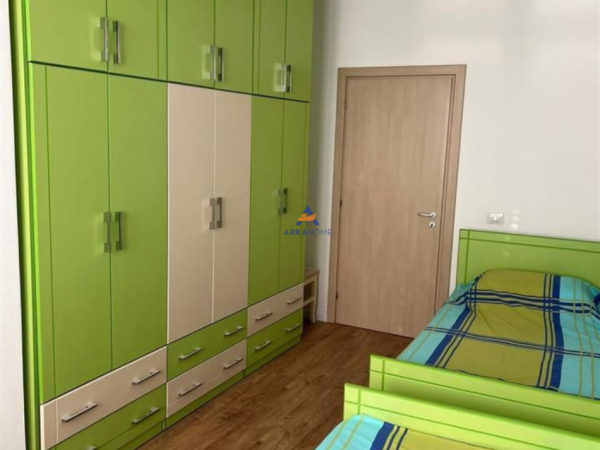 Tirane, jepet me qera apartament 2+1+Ballkon Kati 2, 100 m² 800 € (RRUGA GRAMOZ PASHKO)