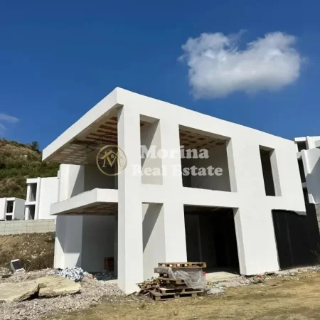 Tirane, shitet Vile 2 Katshe , 300 m² 750.000 € (Daias, TEG)