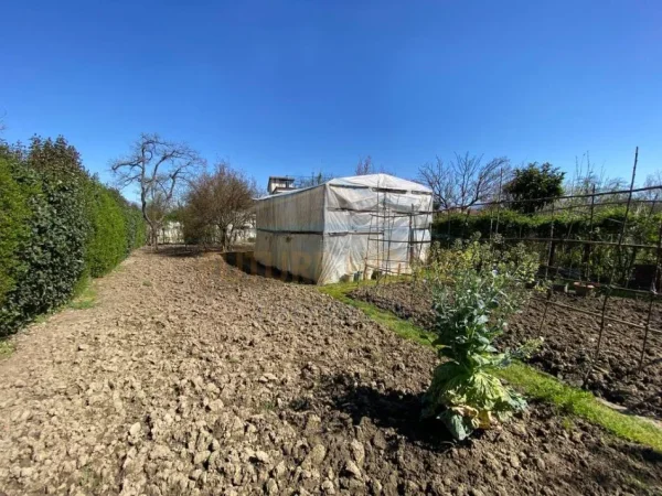 Tirane, shitet shtepi , 175 m² 250.000 € (LAKNAS)