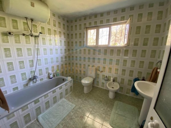 Tirane, shitet shtepi , 175 m² 250.000 € (LAKNAS)