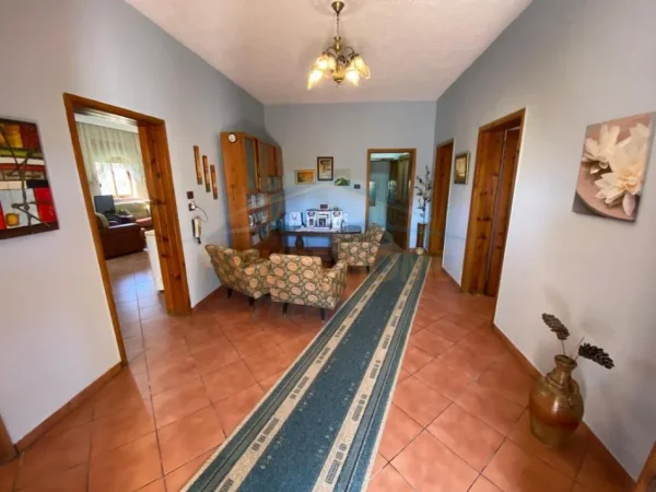 Tirane, shitet shtepi , 175 m² 250.000 € (LAKNAS)