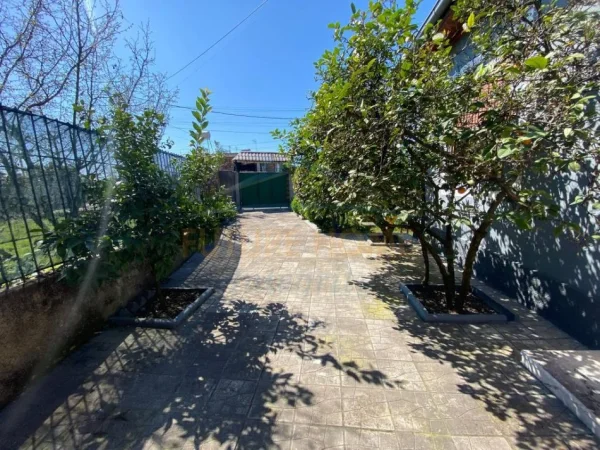 Tirane, shitet shtepi , 175 m² 250.000 € (LAKNAS)