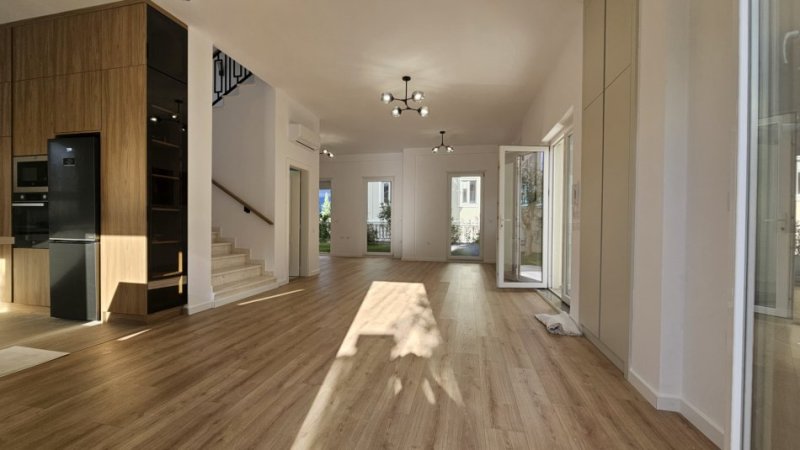 Tirane, jepet me qera Vile 3 Katshe Kati 0, 250 m² 2.500 € (Mjull-Bathore)