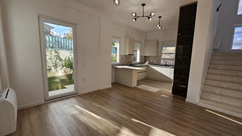 Tirane, jepet me qera Vile 3 Katshe Kati 0, 250 m² 2.500 € (Mjull-Bathore)