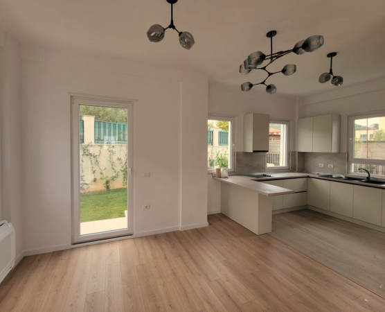 Tirane, jepet me qera Vile 3 Katshe Kati 0, 250 m² 2.500 € (Mjull-Bathore)