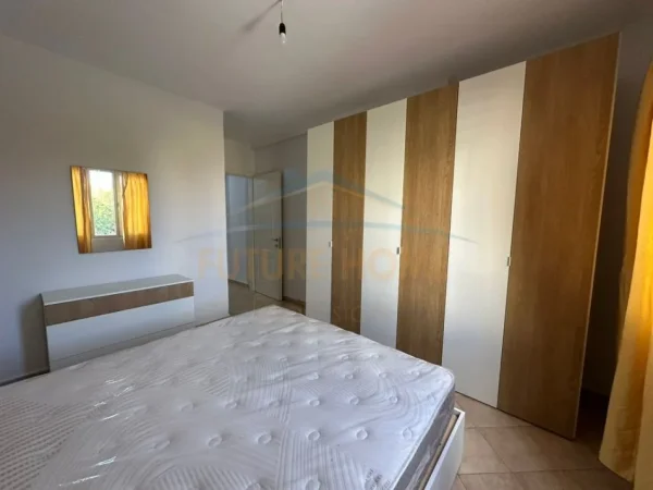 Tirane, jepet me qera apartament 2+1 Kati 2, 90 m² 600 € 