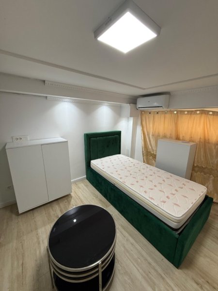 Tirane, jepet me qera apartament duplex 1+1 Kati 1, 40 m² 500 € (blloku)