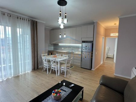 Tirane, jepet me qera apartament 1+1+Ballkon Kati 3, 73 m² 600 € 