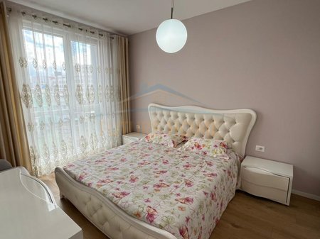 Tirane, jepet me qera apartament 1+1+Ballkon Kati 3, 73 m² 600 € 