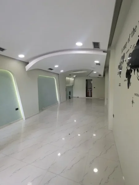 Tirane, jepet me qera ambjent biznesi Kati 0, 40 m² 600 € (Rruga.Haxhi Hysen Dalliu)