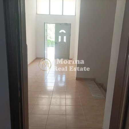 Tirane, jepet me qera ambjent biznesi Kati 1, 90 m² 450 € (Fresku)