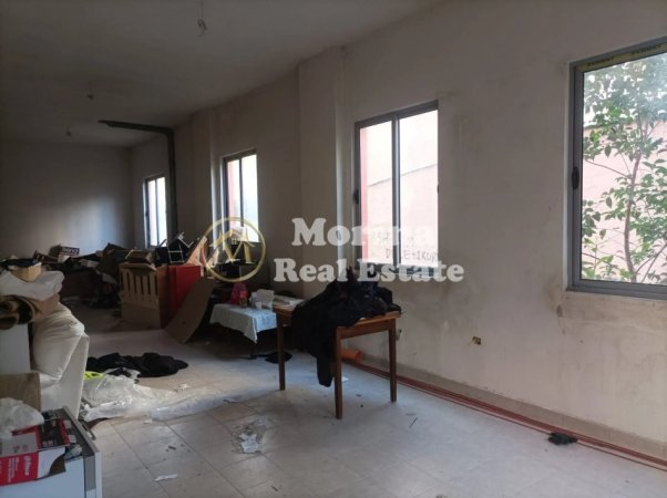 Tirane, jepet me qera ambjent biznesi Kati 1, 90 m² 450 € (Fresku)