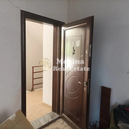 Tirane, jepet me qera ambjent biznesi Kati 1, 90 m² 450 € (Fresku)