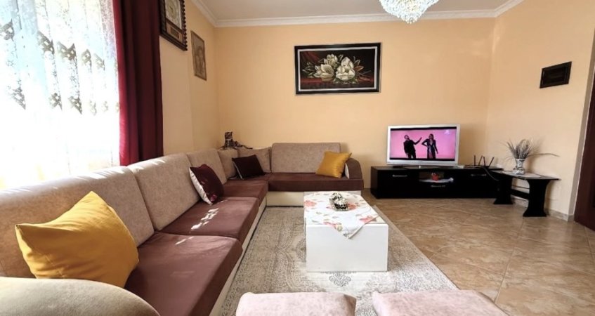Tirane, shitet apartament 1+1+Ballkon Kati 4, 75 m² 140.000 € (Pran Hipotekes)