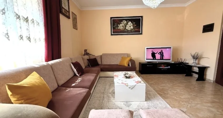 Tirane, shitet apartament 1+1+Ballkon Kati 4, 75 m² 140.000 € (Pran Hipotekes)