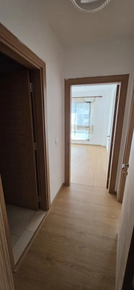Tirane, jepet me qera apartament 3+1 Kati 3, 135 m² 450 € (5 maji)