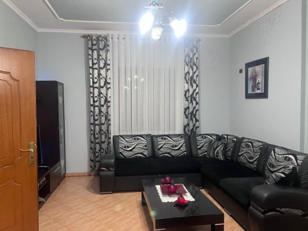 Shqiperi, jepet me qera Vile 2+1 Kati 1, 120 m² 500 € (casa italia)