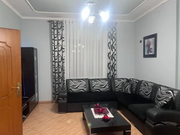 Shqiperi, jepet me qera Vile 2+1 Kati 1, 120 m² 520 € (casa italia)