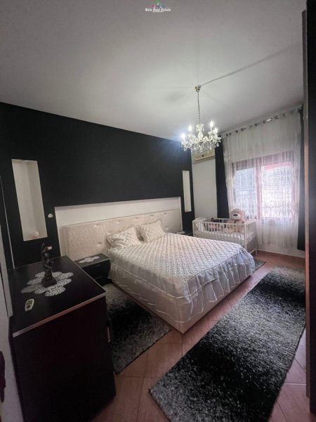 Shqiperi, jepet me qera Vile 2+1 Kati 1, 120 m² 500 € (casa italia)