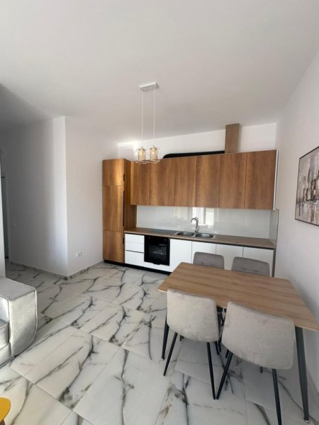 Tirane, jepet me qera apartament 1+1 Kati 3, 65000 leke