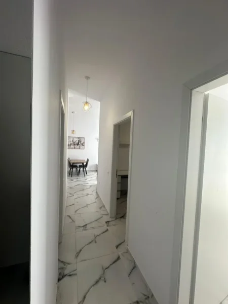 Tirane, jepet me qera apartament 1+1 Kati 3, 65000 leke