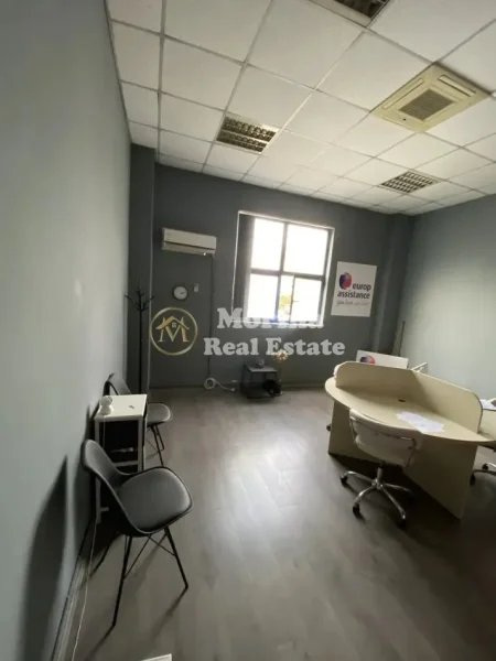 Tirane, shitet ambjent biznesi Kati 1, 30 m² 180.000 € (Sheshi Willson)