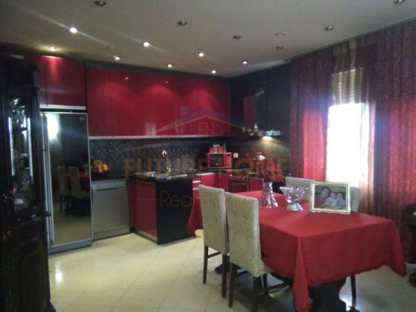 Tirane, shitet apartament duplex , 161 m² 193.200 € (KODRA E DIELLIT)