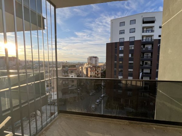 Tirane, shitet apartament 2+1+Ballkon Kati 4, 123 m² 203.000 € (Don Bosko)