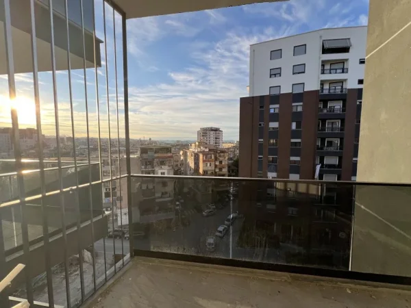 Tirane, shitet apartament 2+1+Ballkon Kati 4, 123 m² 203.000 € (Don Bosko)