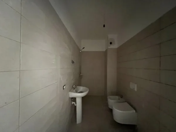 Tirane, shitet apartament 2+1+Ballkon Kati 4, 123 m² 203.000 € (Don Bosko)