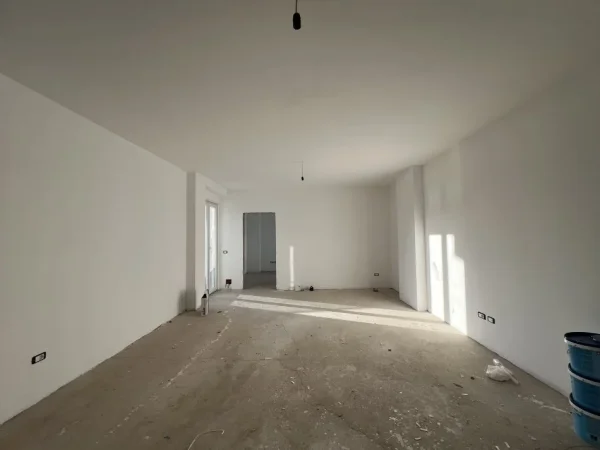Tirane, shitet apartament 2+1+Ballkon Kati 4, 123 m² 203.000 € (Don Bosko)
