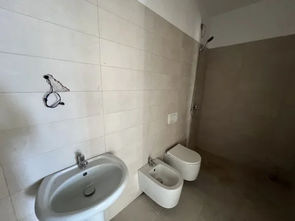 Tirane, shitet apartament 2+1+Ballkon Kati 4, 123 m² 203.000 € (Don Bosko)