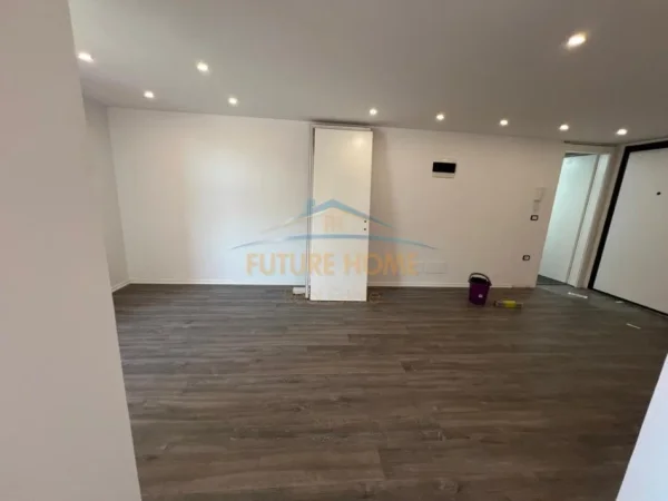 Tirane, shitet apartament duplex Kati 1, 90 m² 130.000 € (KOMPLEKSI GOLDEN PARK 3)