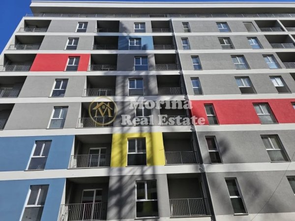 Tirane, jepet me qera ambjent biznesi Kati 8, 125 m² 600 € (Univers City)