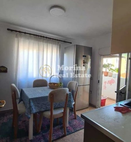 Tirane, shitet apartament 3+1+Ballkon Kati 6, 99 m² 140.000 € (Brryli, Bulevardi Zhan D’Ark)