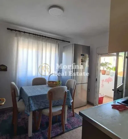 Tirane, shitet apartament 3+1+Ballkon Kati 6, 99 m² 140.000 € (Brryli, Bulevardi Zhan D’Ark)