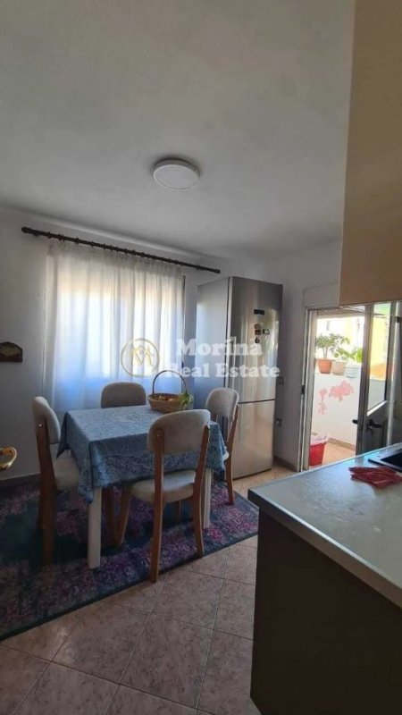 Tirane, shitet apartament 3+1+Ballkon Kati 6, 99 m² 140.000 € (Brryli, Bulevardi Zhan D’Ark)