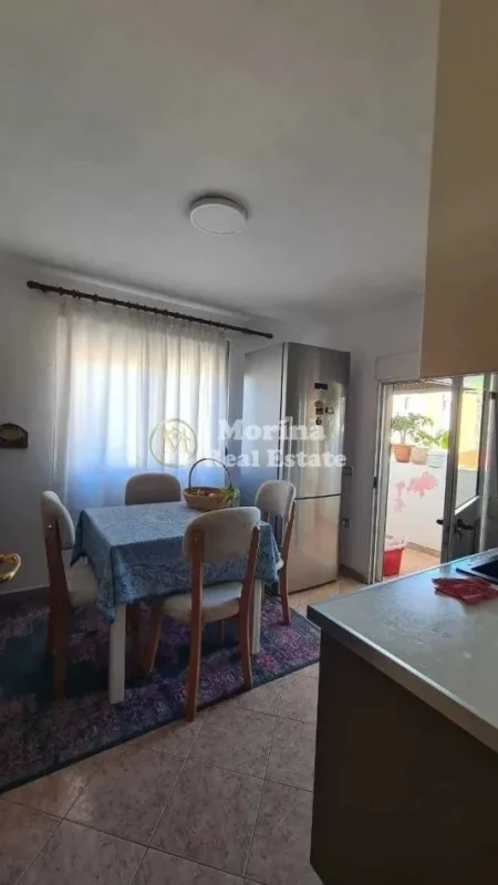 Tirane, shitet apartament 3+1+Ballkon Kati 6, 99 m² 140.000 € (Brryli, Bulevardi Zhan D’Ark)