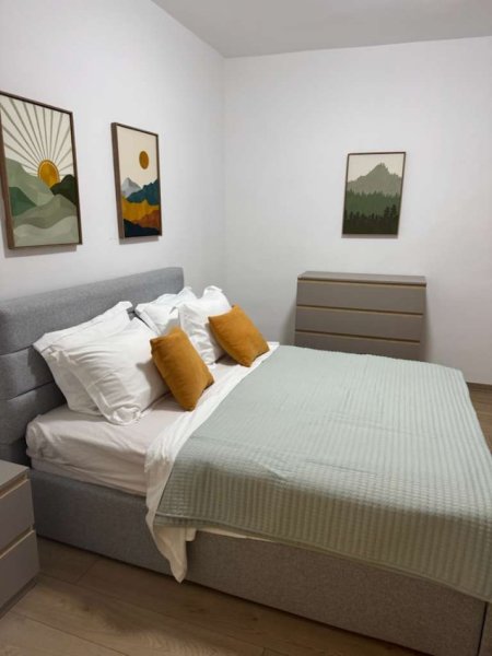 Jepet me Qira Super Apartament 2+1 ne Rrugen e Durresit Mobilim i RI, totalisht i restauruar!, Kati 2, 90 m² 950 Euro