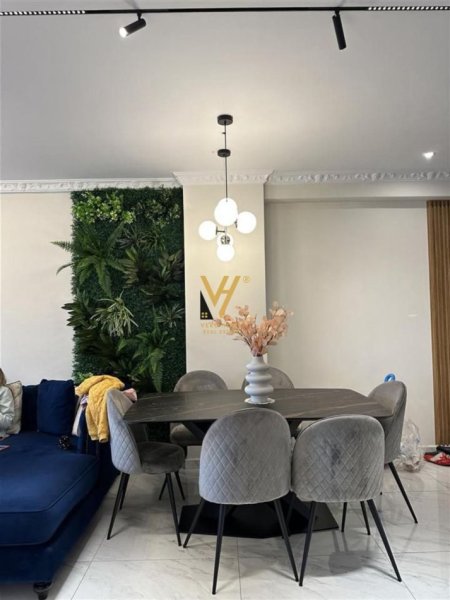 Tirane, shitet apartament 1+1+Ballkon Kati 4, 66 m² 237.000 € (KOMUNA E PARISIT)