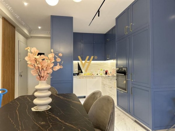 Tirane, shitet apartament 1+1+Ballkon Kati 4, 66 m² 237.000 € (KOMUNA E PARISIT)