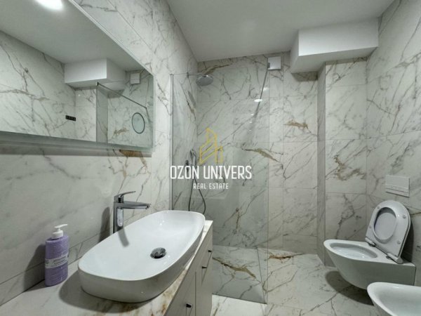 Tirane, jepet me qera ambjent biznesi Kati 2, 85 m² 1.500 € (Rruga Myslym Shyri)