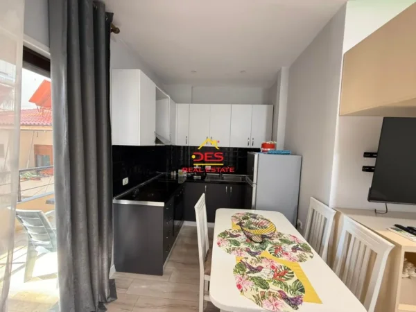 Vlore, jepet me qera vetem 1 dhome Kati 4, 50 m² 300 € (Rruga Aleksandër Moisu)