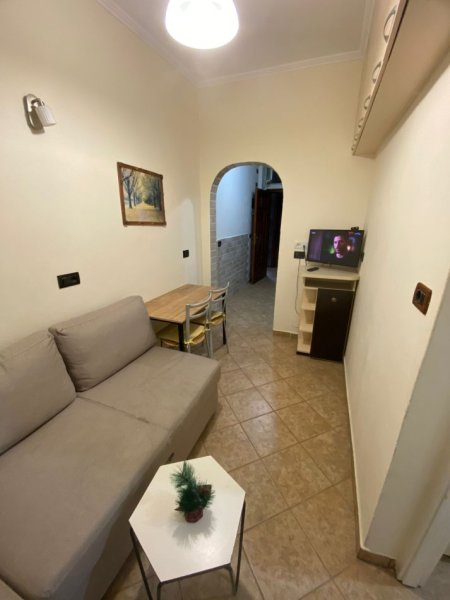 Jepet me Qera Super Hyrja 1+1 në 5 Maji, pranë Concord Center, Kati 1, 55 m² 450 €URO