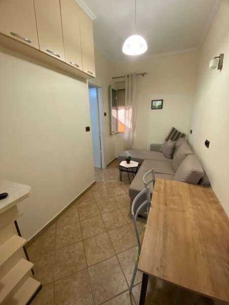 Jepet me Qera Super Hyrja 1+1 në 5 Maji, pranë Concord Center, Kati 1, 55 m² 450 €URO