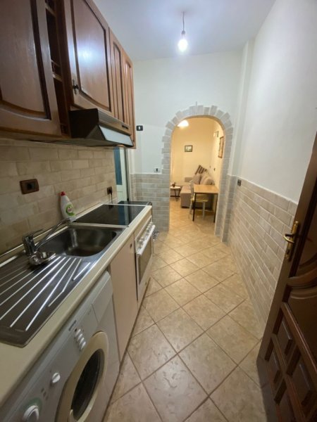 Jepet me Qera Super Hyrja 1+1 në 5 Maji, pranë Concord Center, Kati 1, 55 m² 450 €URO