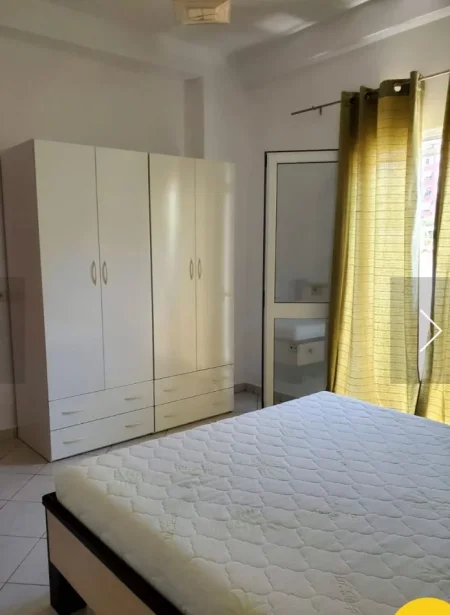 Tirane, jepet me qera apartament 3+1 Kati 3, 134 m² 550 € (5 maj)