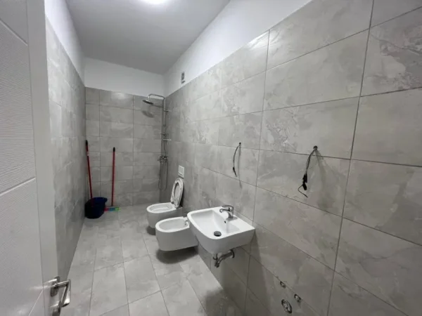 Tirane, shitet apartament 2+1 Kati 5, 118 m² 185.000 € 
