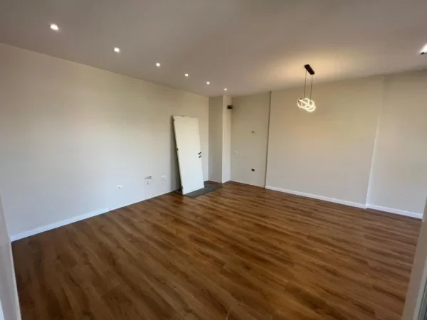 Tirane, shitet apartament 2+1 Kati 5, 118 m² 185.000 € 