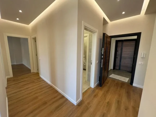 Tirane, shitet apartament 2+1 Kati 5, 118 m² 185.000 € 
